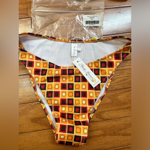 Heavy Manners ‘Satisfaction’ Bikini - Picture 3 of 5